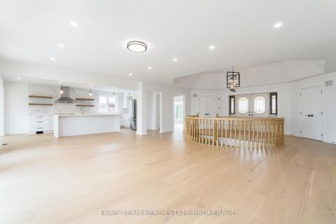 Photo 14 at 58 Woodcrest Road, Allandale Heights, Barrie