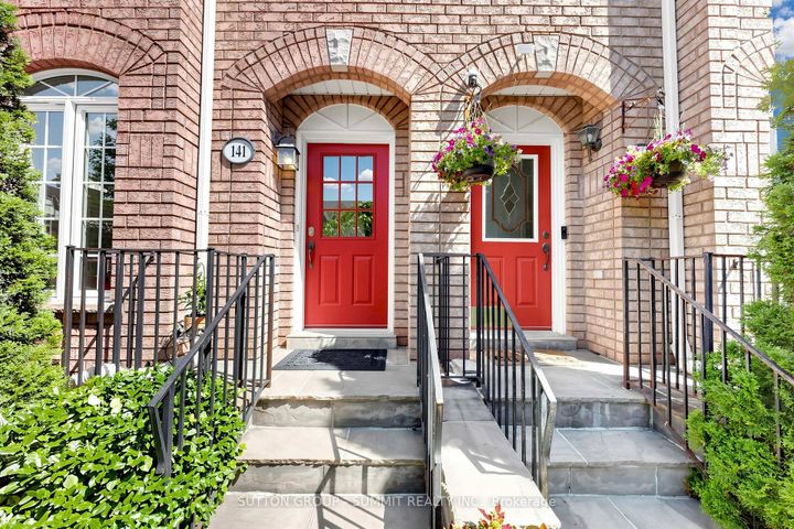 Photo 1 at 141 Gatwick Drive, RO River Oaks, Oakville