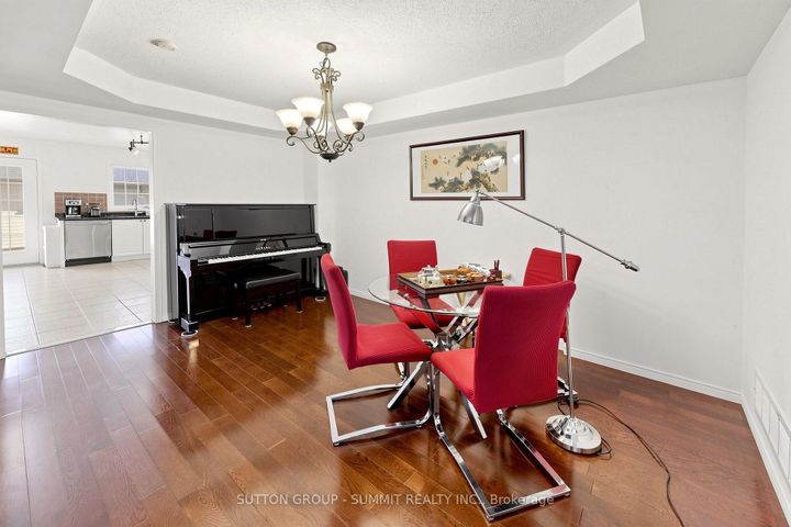 Photo 4 at 141 Gatwick Drive, RO River Oaks, Oakville