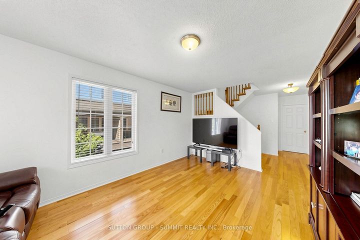 Photo 21 at 141 Gatwick Drive, RO River Oaks, Oakville