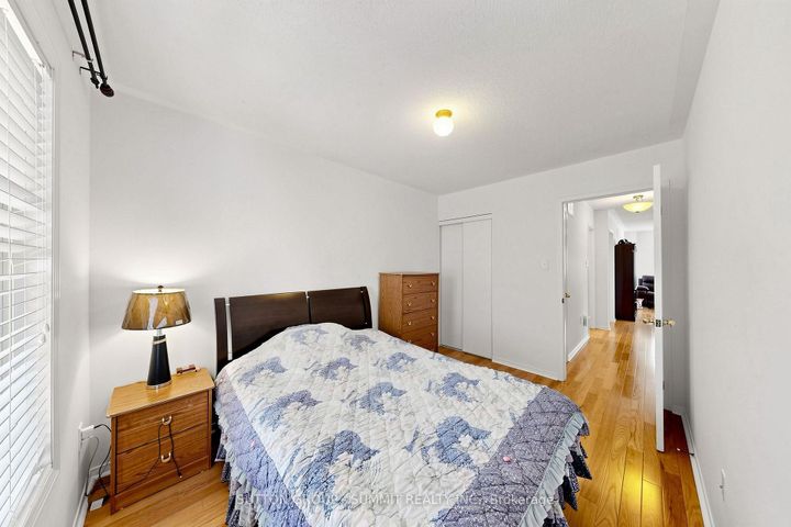 Photo 31 at 141 Gatwick Drive, RO River Oaks, Oakville