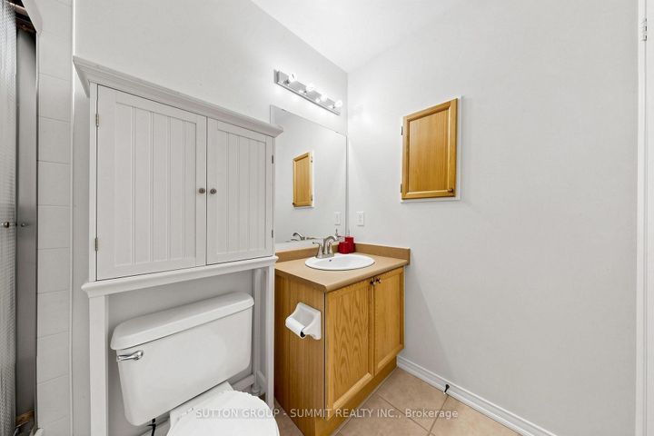 Photo 33 at 141 Gatwick Drive, RO River Oaks, Oakville