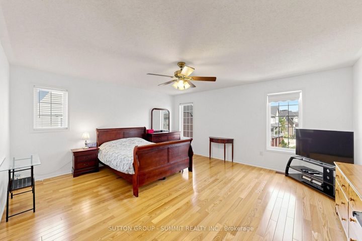 Photo 36 at 141 Gatwick Drive, RO River Oaks, Oakville