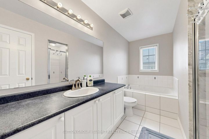 Photo 39 at 141 Gatwick Drive, RO River Oaks, Oakville