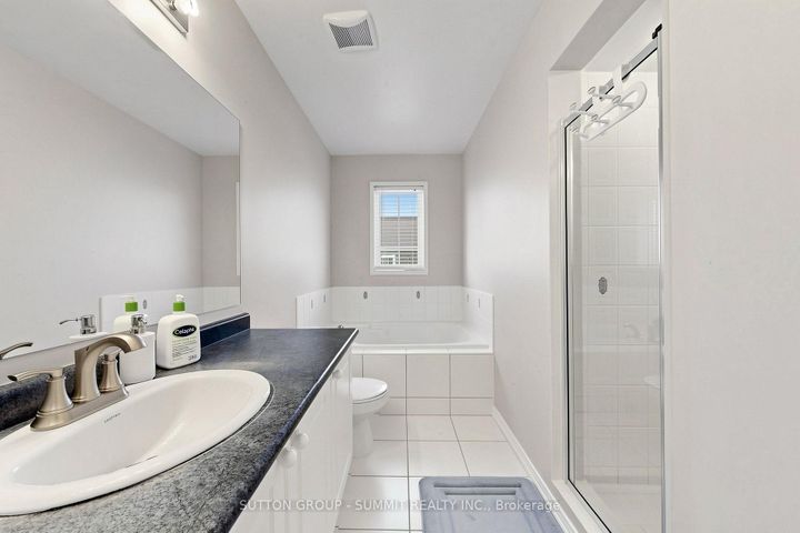 Photo 40 at 141 Gatwick Drive, RO River Oaks, Oakville