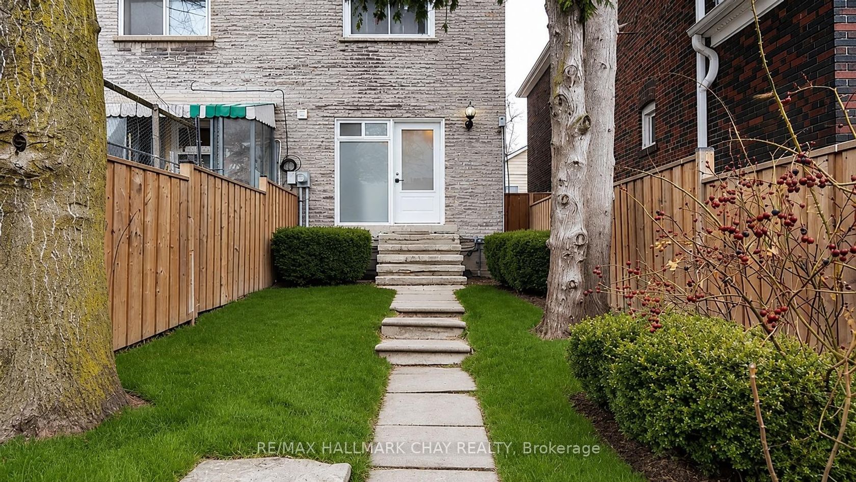 48 Carr Street, Chinatown, Toronto 