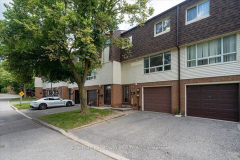 Photo 2 at 62 Jenny Wrenway, Hillcrest Village, Toronto