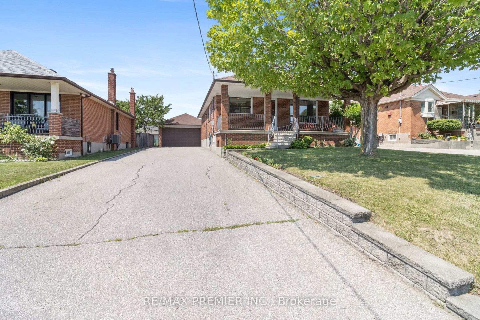 30 Forthbridge Crescent, CFB, Toronto photo number 2