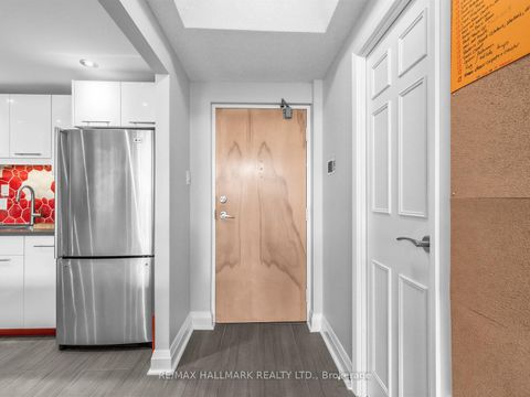 Photo 3 at Ph15 - 20 Glebe Road W, Eglinton, Toronto