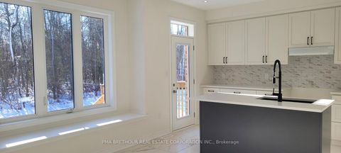 Photo 2 at 139 Dovedale Drive, Keswick South, Georgina