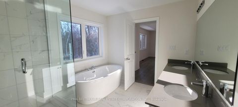 Photo 9 at 139 Dovedale Drive, Keswick South, Georgina