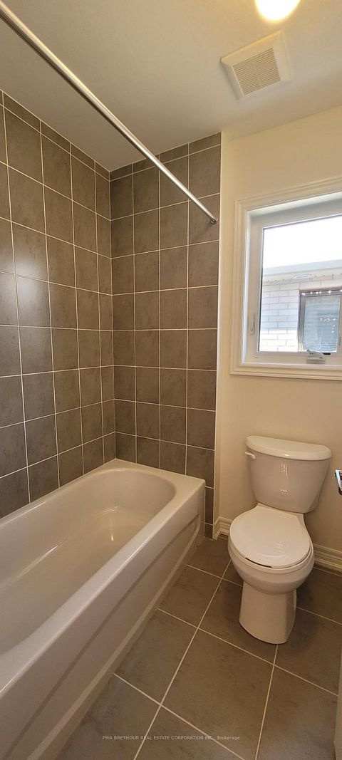 Photo 16 at 139 Dovedale Drive, Keswick South, Georgina