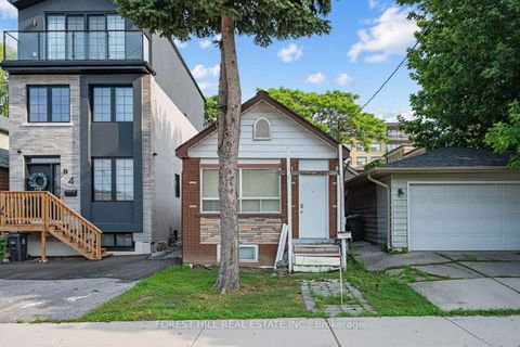 Photo 0 at 2 Mulberry Crescent, Oakwood Village, Toronto