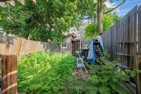 Photo 2 at 2 Mulberry Crescent, Oakwood Village, Toronto