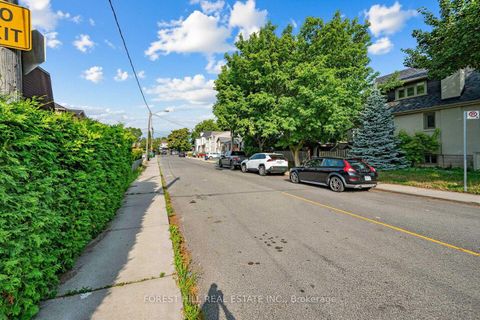 Photo 4 at 2 Mulberry Crescent, Oakwood Village, Toronto