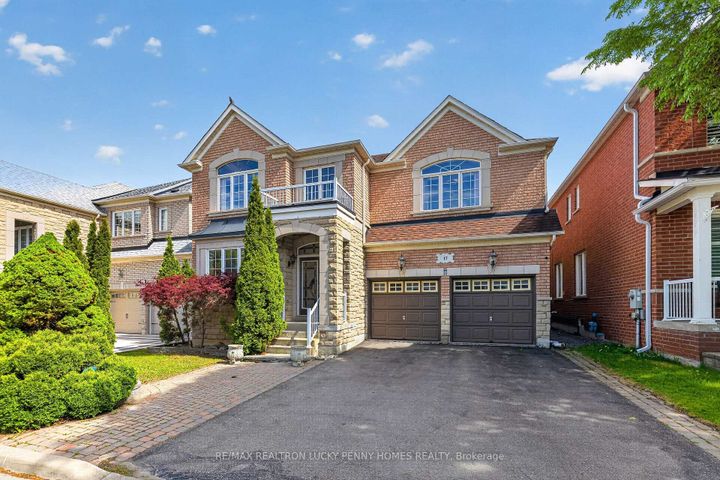Photo 1 at 17 Coral Cove Court, Greensborough, Markham