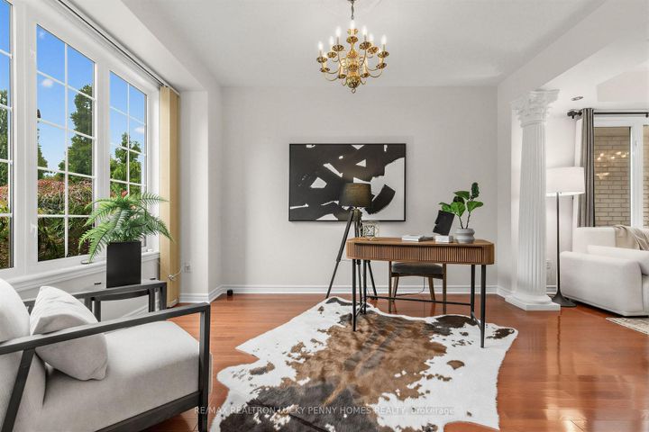 Photo 8 at 17 Coral Cove Court, Greensborough, Markham