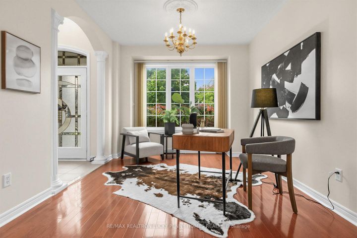 Photo 9 at 17 Coral Cove Court, Greensborough, Markham