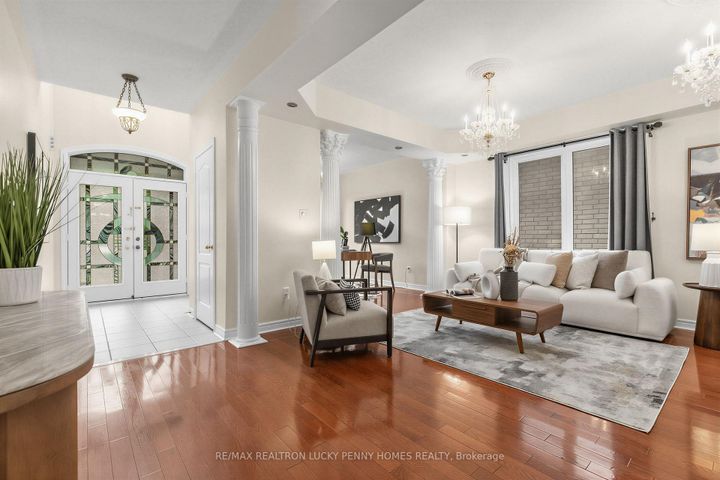 Photo 15 at 17 Coral Cove Court, Greensborough, Markham