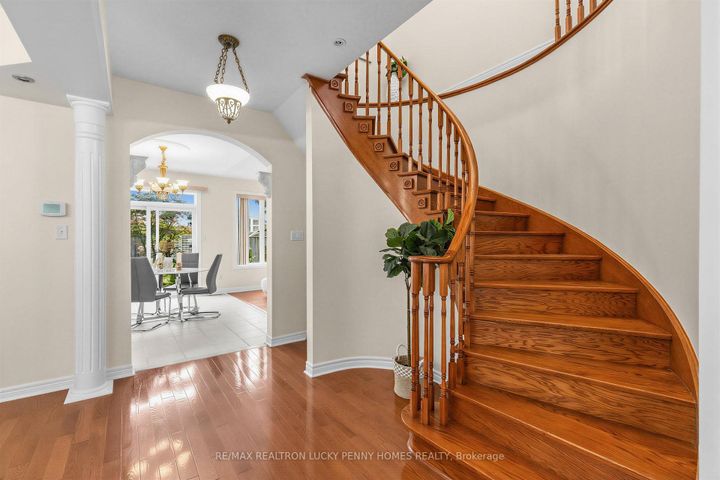 Photo 19 at 17 Coral Cove Court, Greensborough, Markham