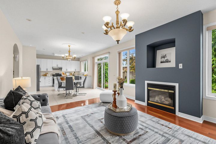 Photo 25 at 17 Coral Cove Court, Greensborough, Markham