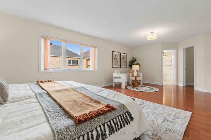 Photo 32 at 17 Coral Cove Court, Greensborough, Markham