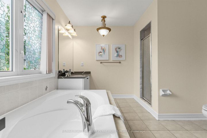 Photo 34 at 17 Coral Cove Court, Greensborough, Markham