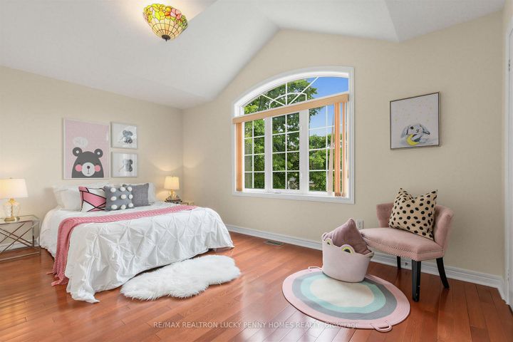 Photo 38 at 17 Coral Cove Court, Greensborough, Markham