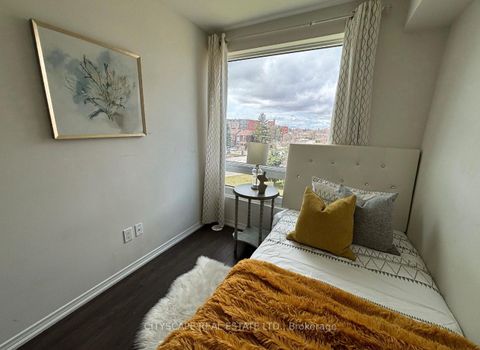 Photo 6 at 213 - 7 Applewood Lane, Etobicoke West Mall, Toronto