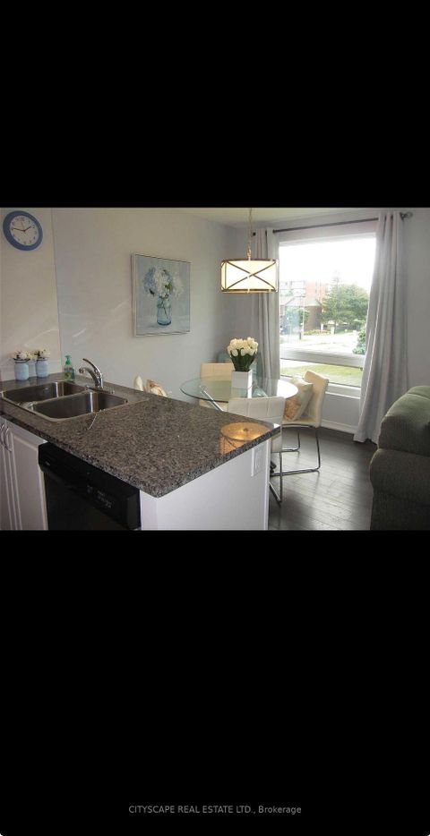 Photo 11 at 213 - 7 Applewood Lane, Etobicoke West Mall, Toronto