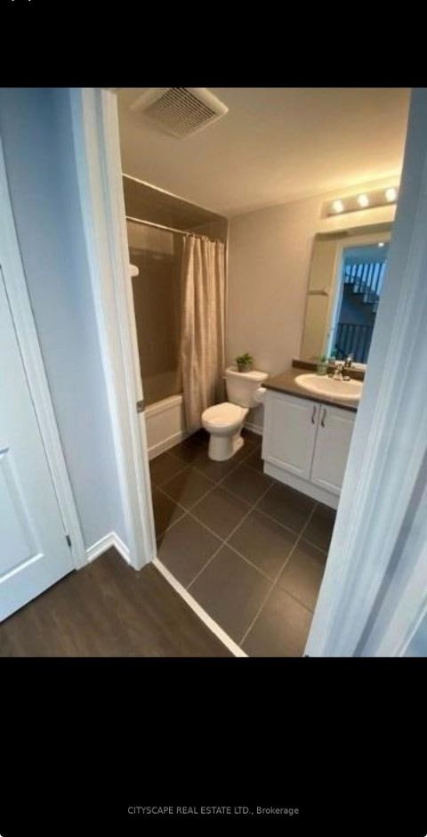 Photo 12 at 213 - 7 Applewood Lane, Etobicoke West Mall, Toronto