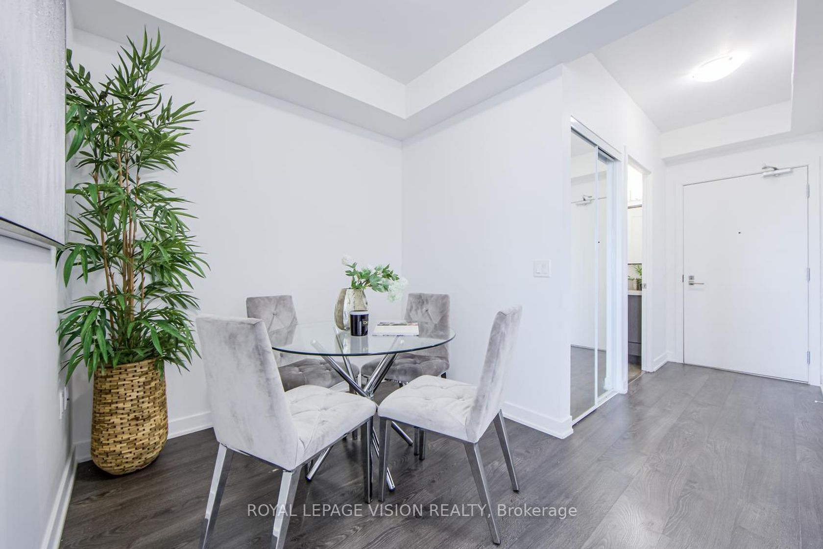 205 - 895 Kennedy Road, Ionview, Toronto photo 2