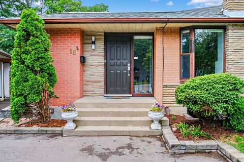 Photo 2 at 18 Tuna Court, Donalda, Toronto