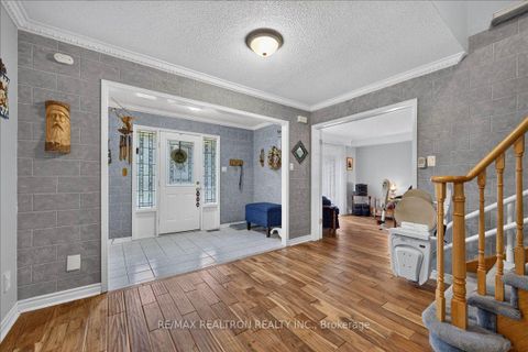 Photo 5 at 2767 Shering Crescent, Stroud, Innisfil