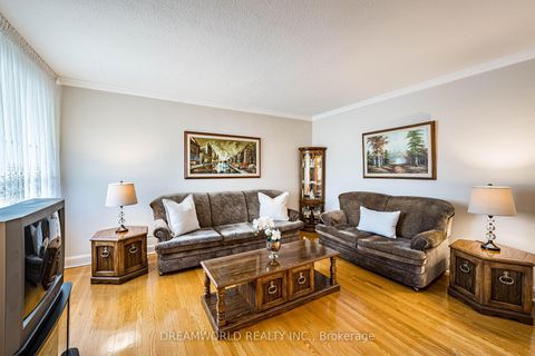 Photo 8 at 53 Compton Crescent, CFB, Toronto