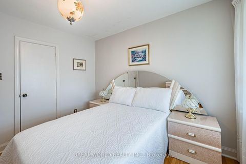 Photo 17 at 53 Compton Crescent, CFB, Toronto