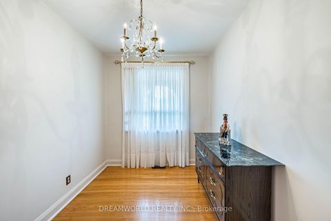 Photo 18 at 53 Compton Crescent, CFB, Toronto