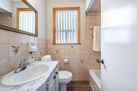 Photo 20 at 53 Compton Crescent, CFB, Toronto