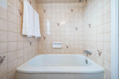 Photo 21 at 53 Compton Crescent, CFB, Toronto