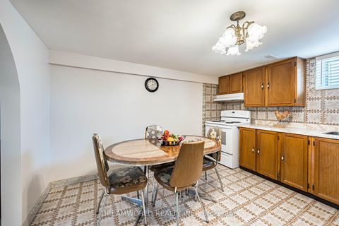 Photo 32 at 53 Compton Crescent, CFB, Toronto