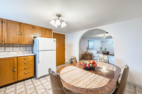 Photo 34 at 53 Compton Crescent, CFB, Toronto
