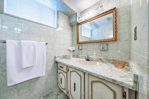 Photo 38 at 53 Compton Crescent, CFB, Toronto