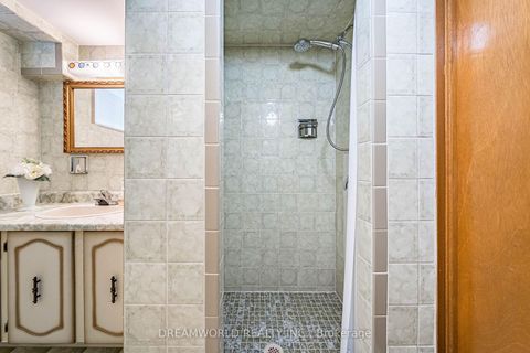 Photo 39 at 53 Compton Crescent, CFB, Toronto
