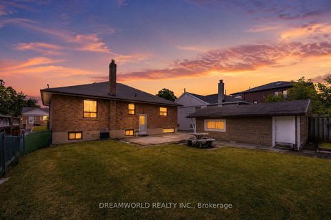 Photo 47 at 53 Compton Crescent, CFB, Toronto