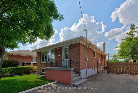 Photo 3 at 94 Eringate Drive, West Deane, Toronto