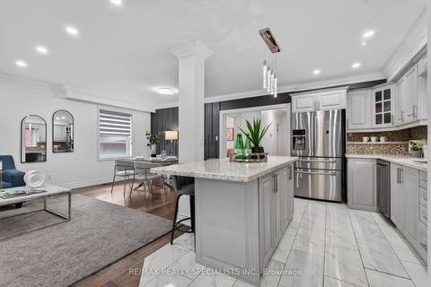 Photo 4 at 94 Eringate Drive, West Deane, Toronto