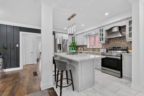 Photo 5 at 94 Eringate Drive, West Deane, Toronto