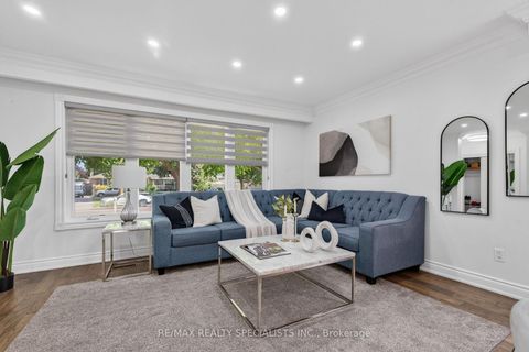 Photo 10 at 94 Eringate Drive, West Deane, Toronto