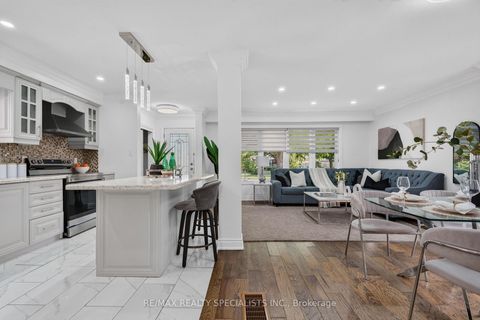 Photo 12 at 94 Eringate Drive, West Deane, Toronto