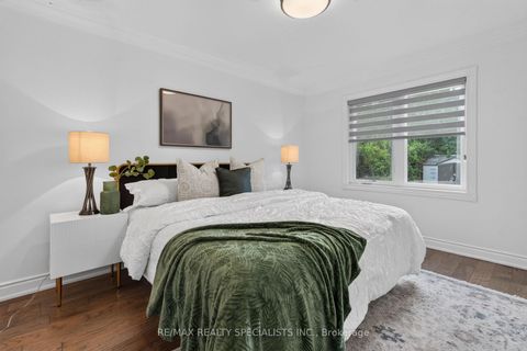 Photo 18 at 94 Eringate Drive, West Deane, Toronto